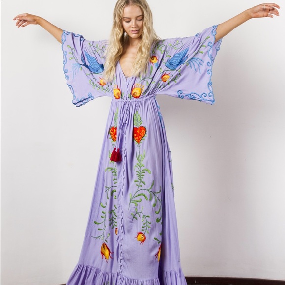 Dresses & Skirts - STUNNING cotton embroidered dress